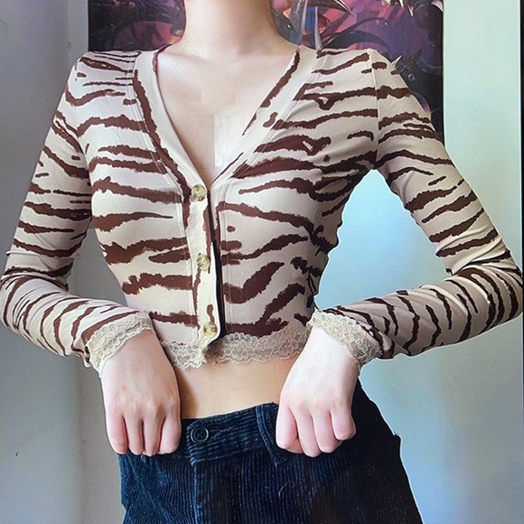 NWT Empty Soda Brown Is It Animal Crop Top - Picture 2 of 8
